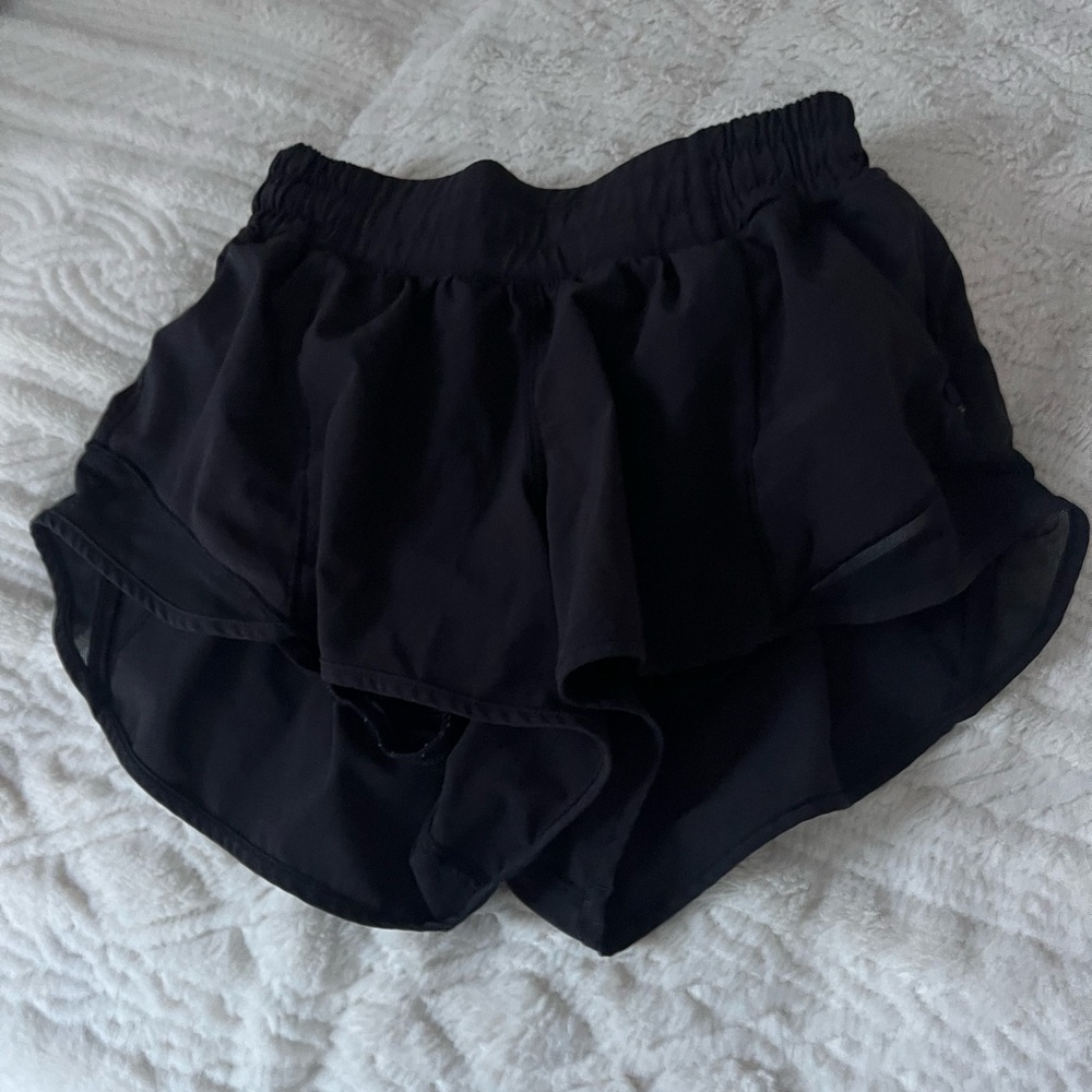 lululemon athletica Black Athletic Shorts- Hotty 2.5 in